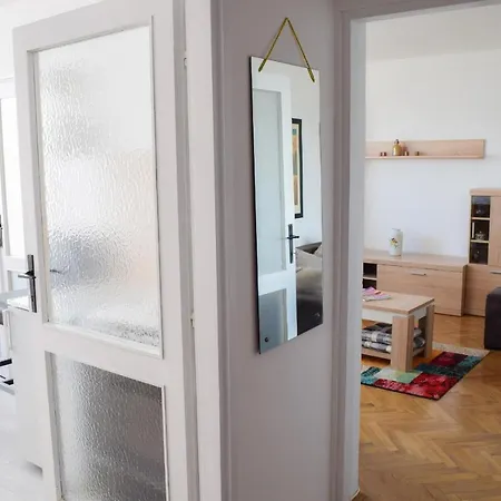 Apartman Bane021 شقة *